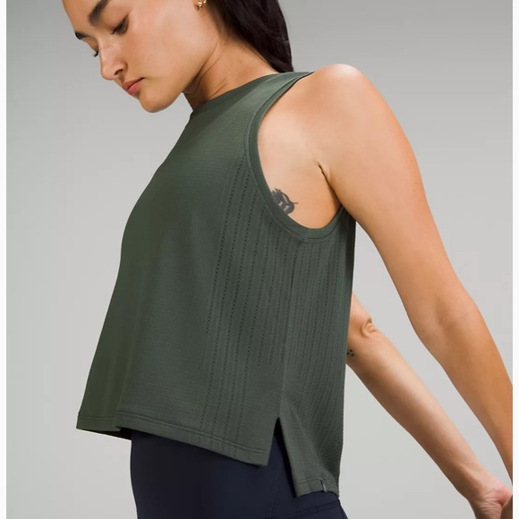 NWT Lululemon Train to Be Tank - Picture 2 of 4